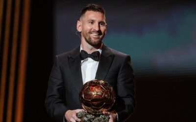 La leyenda Messi levanta su octavo Balón de Oro