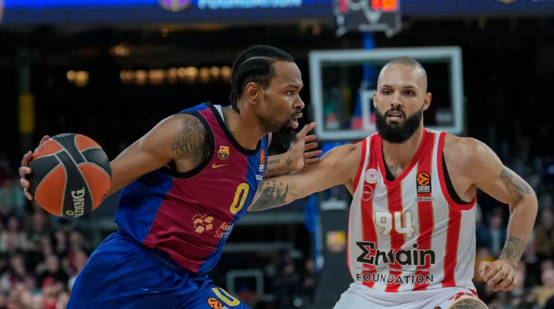 OLYMPIACOS ASALTA EL PALAU CON UNA CANASTA DE FOURNIER EN EL ÚLTIMO SEGUNDO
