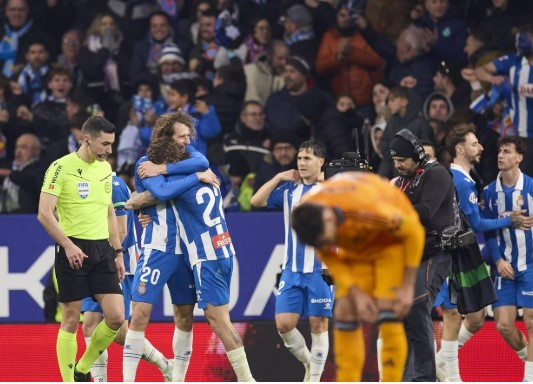 El RCD Espanyol obra el milagro y tumba al Madrid