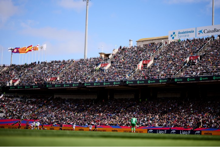 Caroline Weir y un gol mal anulado al Barça dan al Madrid su primer clásico