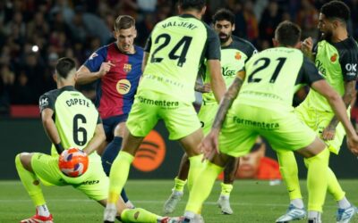 Olmo da media Liga al Barça en la noche mágica del genio Pedri