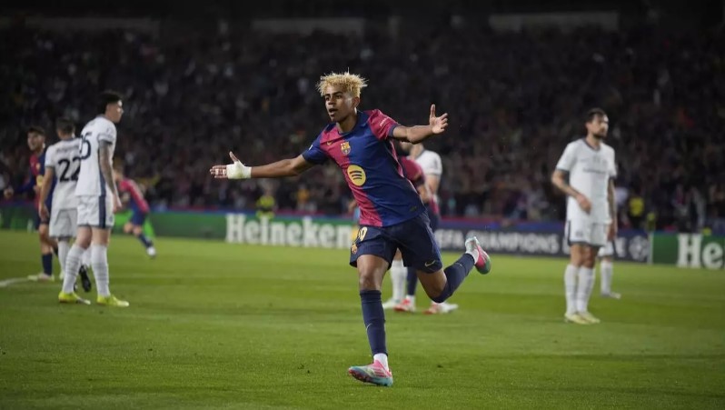 ¡Homenaje al fútbol en Montjuïc!
