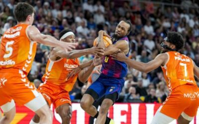 77-102: El Barça se estrella ante el Valencia y ve el futuro más negro